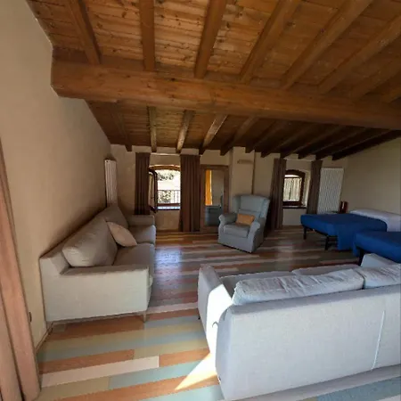 Casale Elisa *